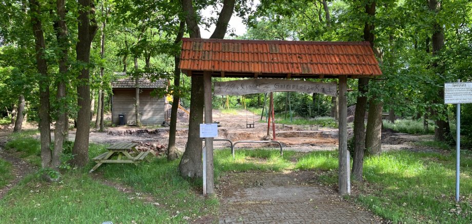 Blick auf den Spielplatz Dorfstraße in Handrup