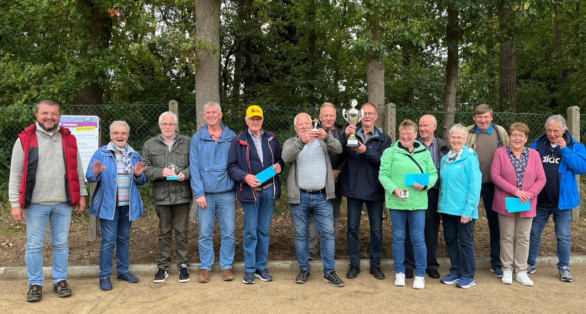 Foto der Siegermannschaften vom Samtgemeinde-Senioren-Boule-Turnier 2025