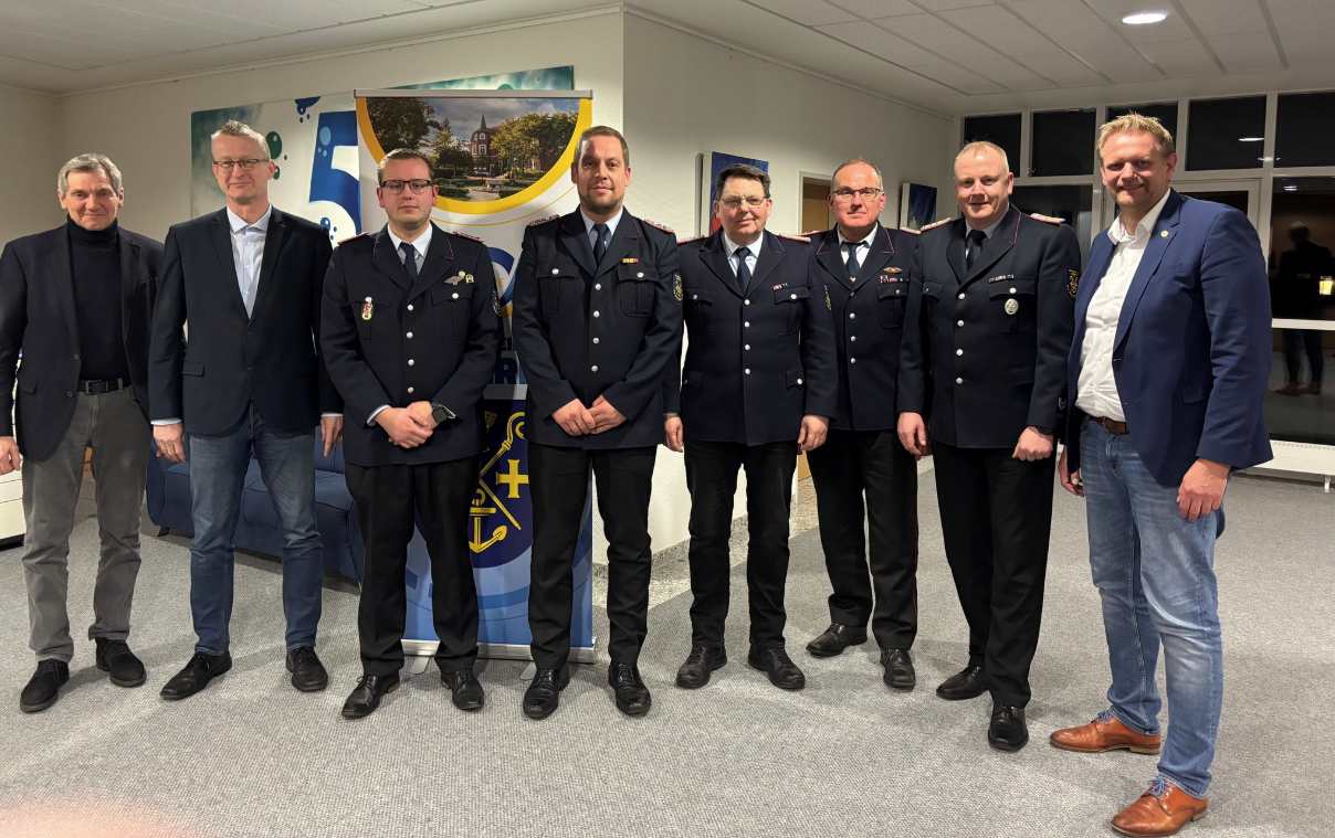 Auf dem Foto zu sehen sind Franz Uhlenberg, Ansgar Kötting, Luca Foppe, Florian Teismann, Guido Moß, Reinhard Lübbers, Michael Moss und Matthias Lühn