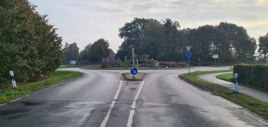 Verkehrsflächenerneuerung im Kreisverkehr nach Handrup Verkehrsflächenerneuerung im Kreisverkehr nach Handrup