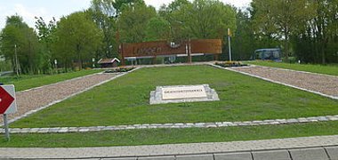 Kreisverkehrplatz "Klein Tirol" Gemeinde Langen Neugestaltung des Kreisverkehrsplatzes K 325 / L 60 in der Gemeinde Langen „Klein Tirol“