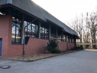 Sporthalle Handrup Blick auf das Gebäude der Sporthalle Handrup