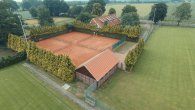 Tennisplatz Langen Blick von der Vogelperspektive auf den Tennisplatz Langen