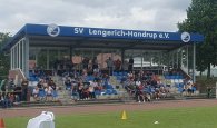 Sportplatz SV Lengerich-Handrup Blick auf die Tribüne vom SV Lengerich-Handrup