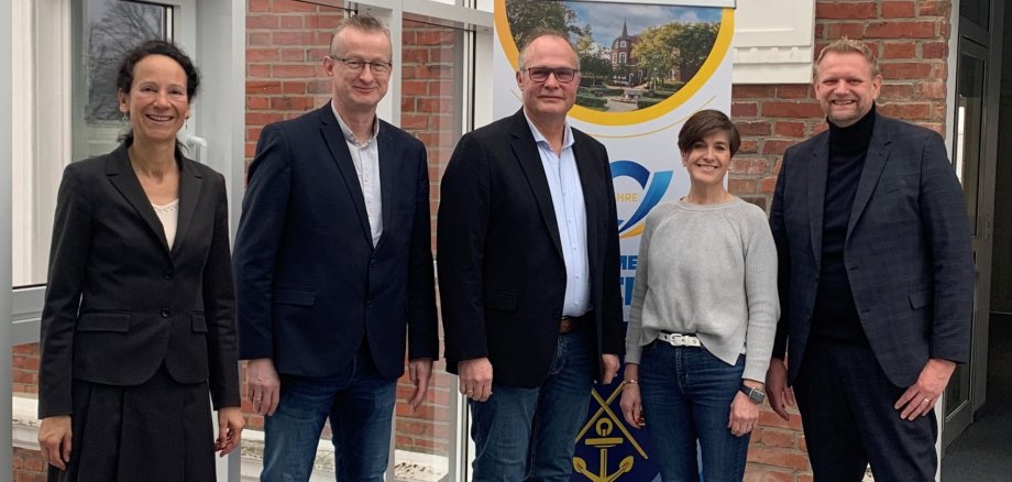 Foto v.l.n.r.: Dr. Bettina Mannhart, Ordnungsamtsleiter Ansgar Kötting, Stefan Deeters, Reinhild Jürgens und SBG Matthias Lühn