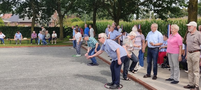 Bild vom Boule-Platz in Wettrup mit den Teilnehmerinnen