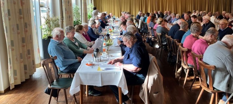 Bild der Seniorinnen und Senioren beim Singen
