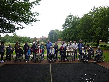 Boule-Turnier mit Altenpflegeheim-Bewohnern