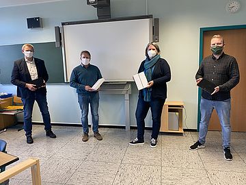 v.l. SGB Matthias Lühn, Konrektor Richard Vorholt, Rektorin Carmen Skowasch und Tizian Knue