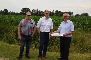 Stv. Bürgermeister Hans-Peter Langels, SGB Matthias Lühn und Bürgermeister Adolf Böcker
