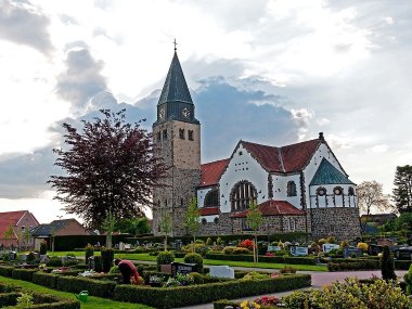 Langener Kirche Langener Kirche